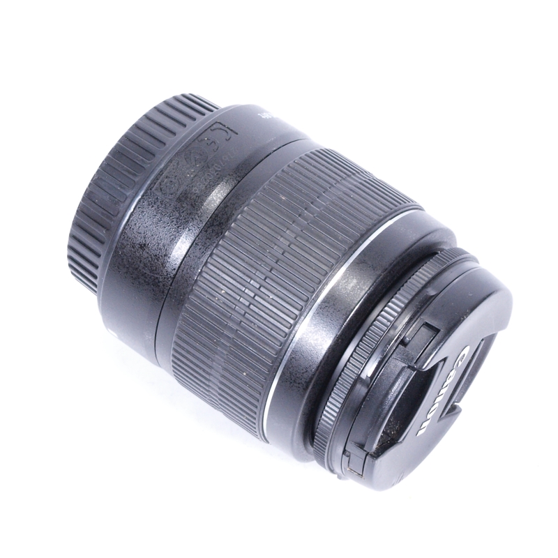 Canon EF-S 18-55mm f/3.5-5.6 III - obrazek 3