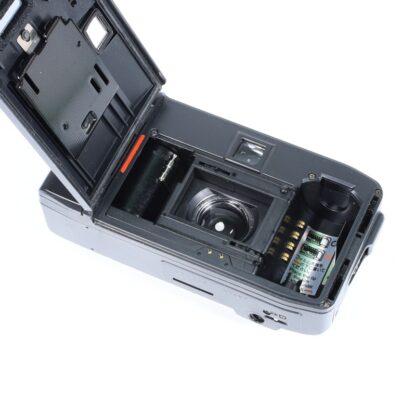 Yashica T3 Super Zeiss T* Tessar 35mm f/2.8 - obrazek 6