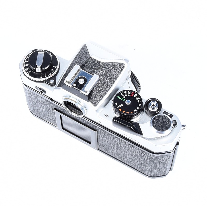 Nikon FE silver body - obrazek 3