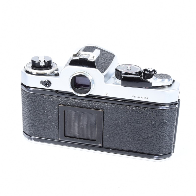 Nikon FE silver body - obrazek 4