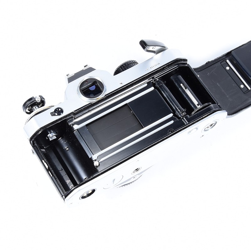 Nikon FE silver body - obrazek 6