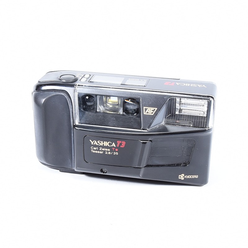 Yashica T3 Zeiss T* Tessar 35mm f/2.8 + futerał - obrazek 2