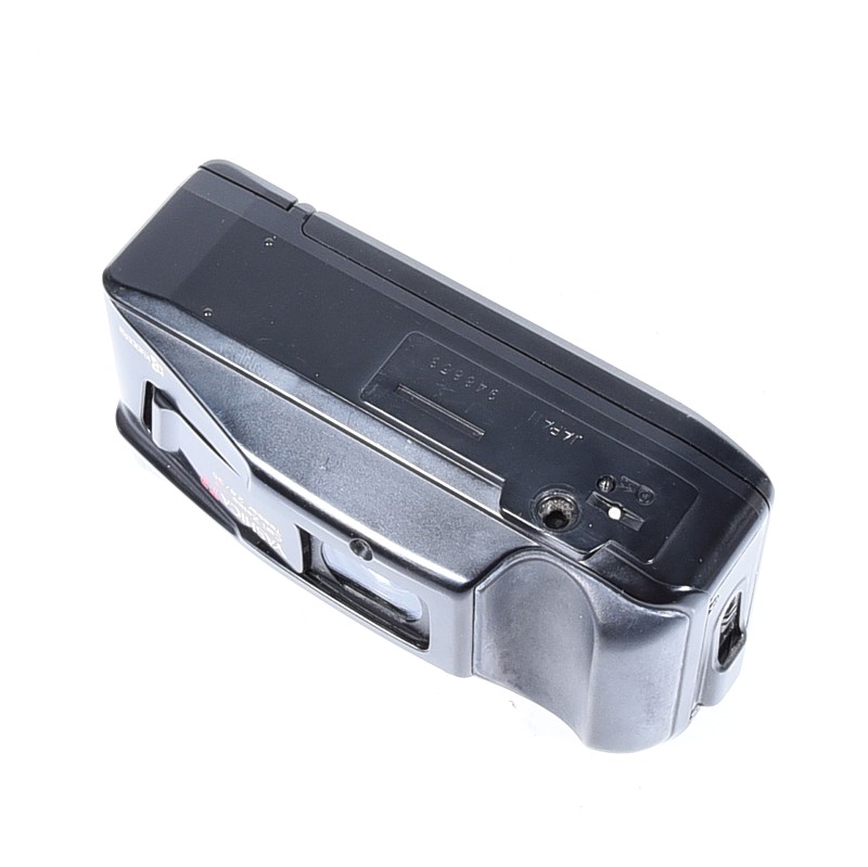 Yashica T3 Zeiss T* Tessar 35mm f/2.8 + futerał - obrazek 7