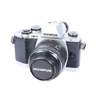 Olympus OM-D E-M10 + M.Zuiko 14-42mm
