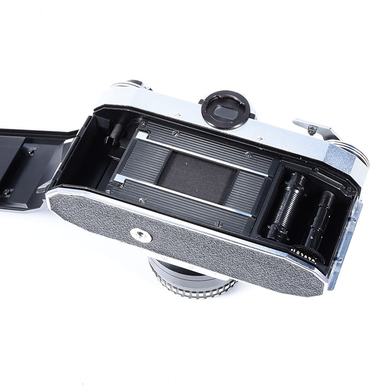 Praktica NOVA + DOMIPLAN 50mm f/2.8 - obrazek 6