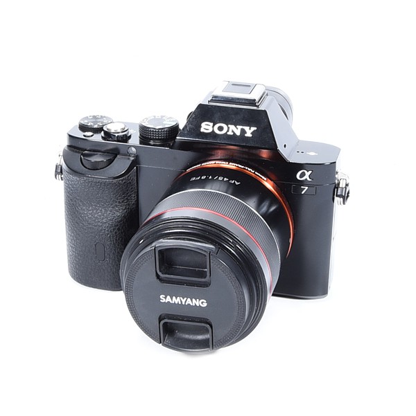 Sony A7 + AF 45mm f/1.8 FE