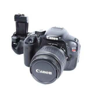 Canon EOS 600D + EF-S 18-55mm II + grip