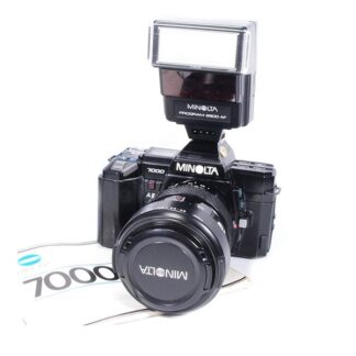 Minolta 7000 AF Maxxum + AF 28-85mm + lampa + torba