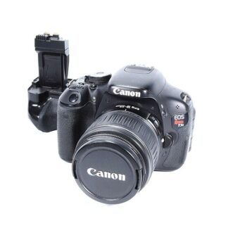 Canon EOS 600D + EF-S 18-55mm IS + grip