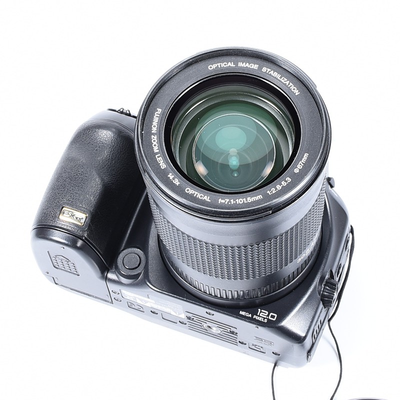 FujiFilm FinePix S200EXR - obrazek 3