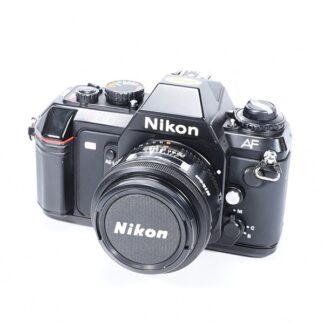 Nikon F-501 / N2020 + Nikkor AF 50mm f/1.8 MKI + futerał